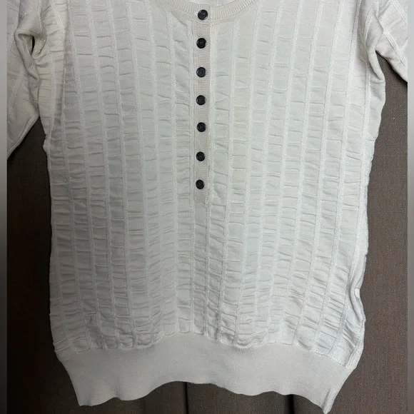 Authentic Burberry London Silk Blouse - Picture 4 of 15